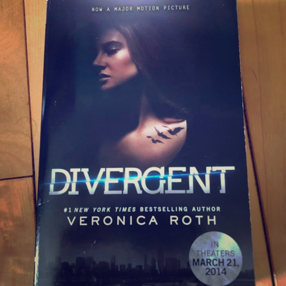 Divergent by Veronica Roth